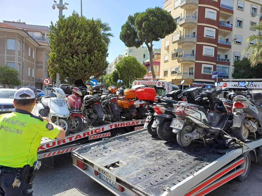 Söke'de Plakasız ve Eksik Evraklı Motosikletlere Sıkı Denetim